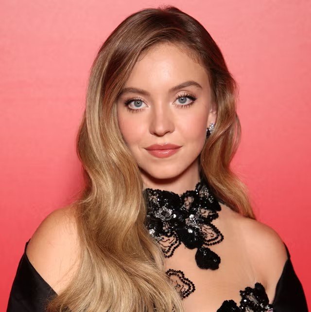 Sydney Sweeney Red Carpet Portrait with Lace Collar — output 1