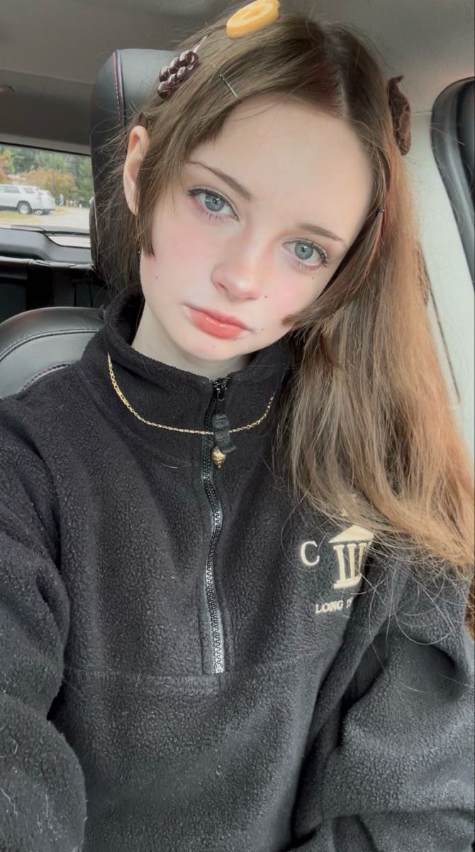 Profile / Avatar - Close-up Candid Selfie Portrait of Young Woman — output 1