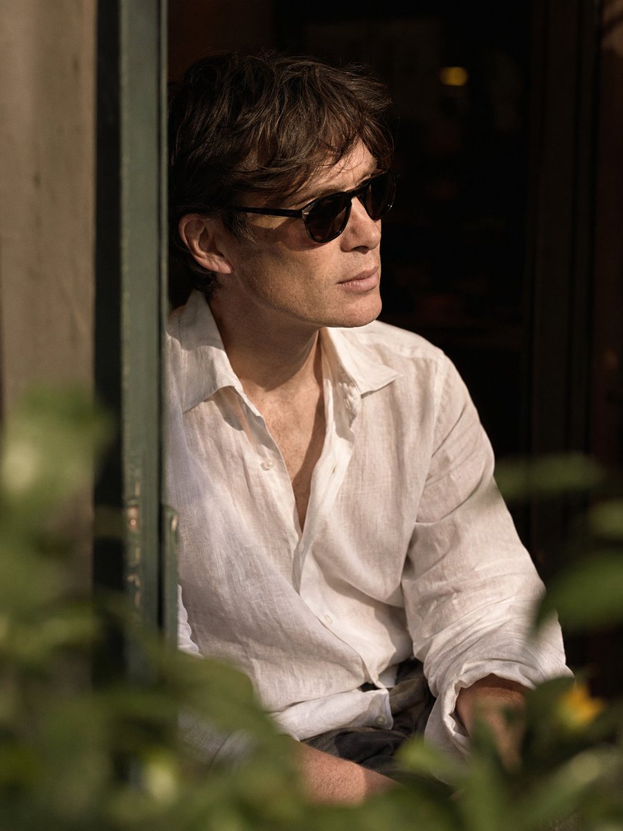 Profile / Avatar - Luxury Magazine Editorial Portrait — output 1