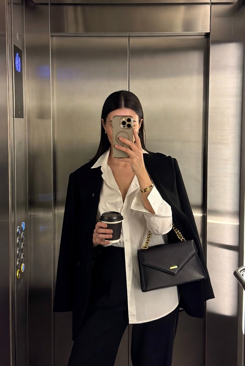 Profile / Avatar - iPhone Mirror Selfie with Old Money Corporate Elegance Vibe — output 1