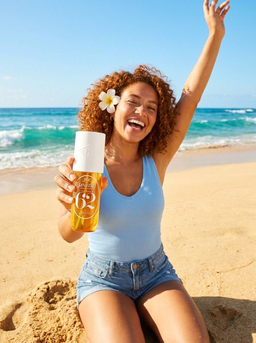 E-commerce Main Image - Beachfront Lifestyle Product Photography — output 1