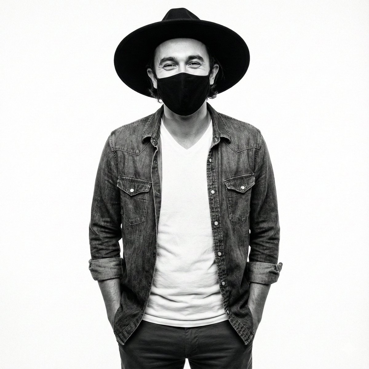 Profile / Avatar - High-Contrast Monochrome Studio Portrait Prompt โ output 1