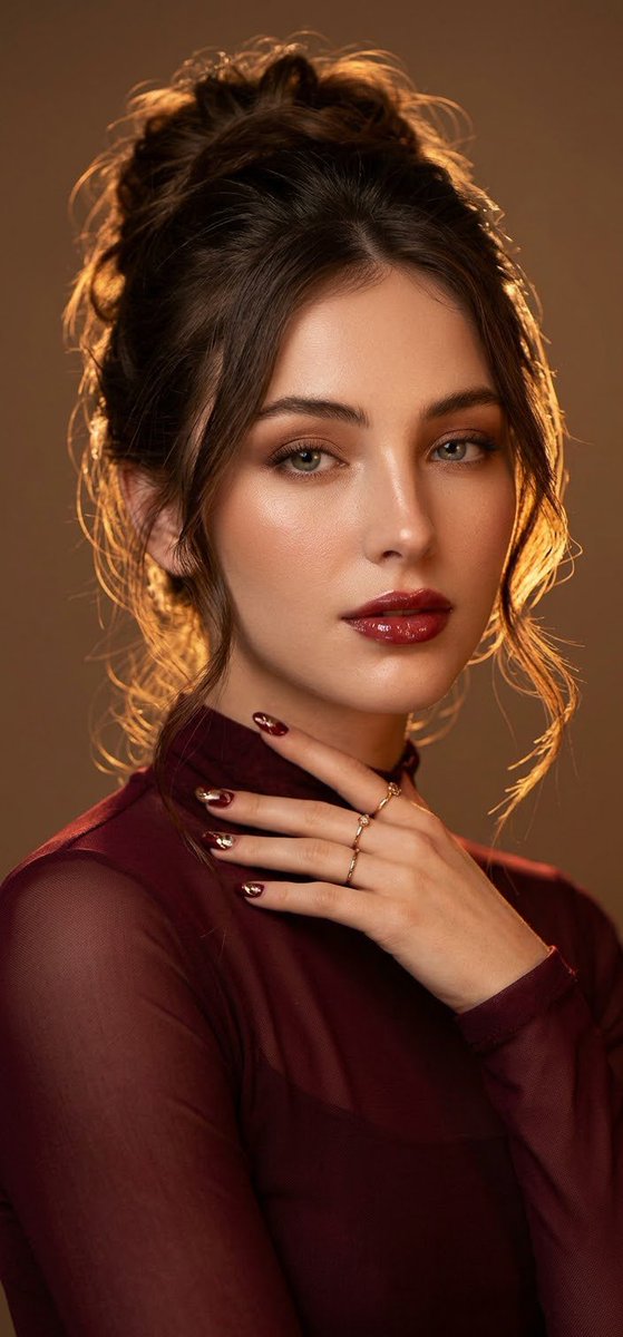 Product Marketing - High-End Beauty Portrait with Reference — output 1