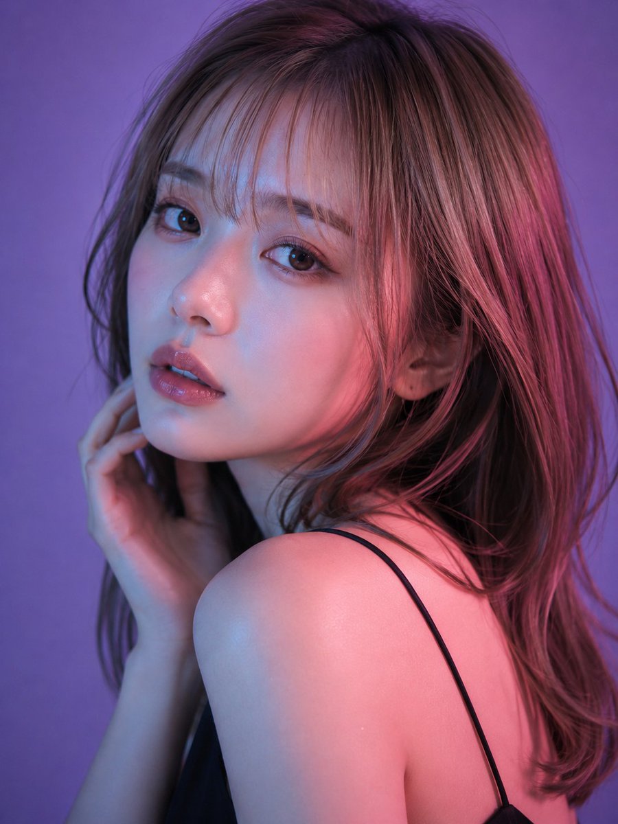 Profile / Avatar - Neon Dual-Lighting Beauty Portrait — output 1