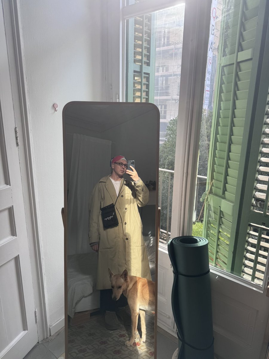 Outfit transfer between two images prompt — output 1