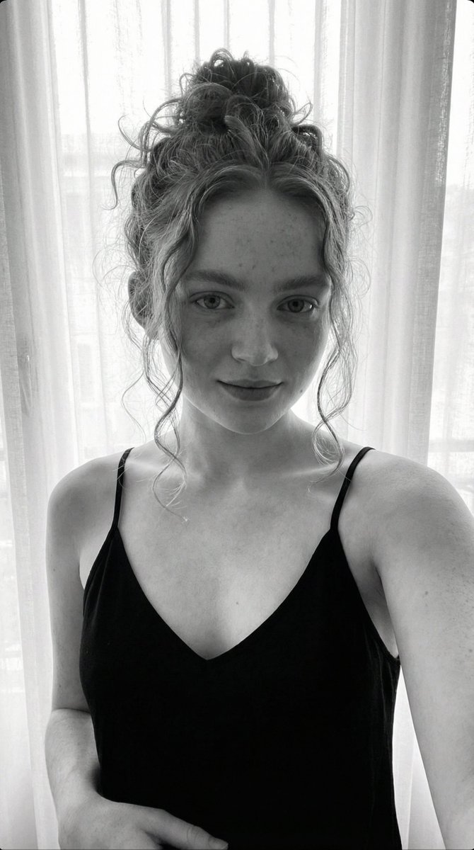 Profile / Avatar - Black and White Candid Portrait with Film Grain — output 1