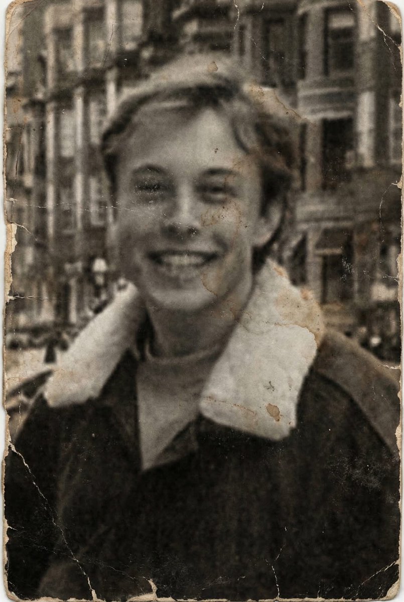 Profile / Avatar - Professional Photo Restoration and Upscaling — output 1