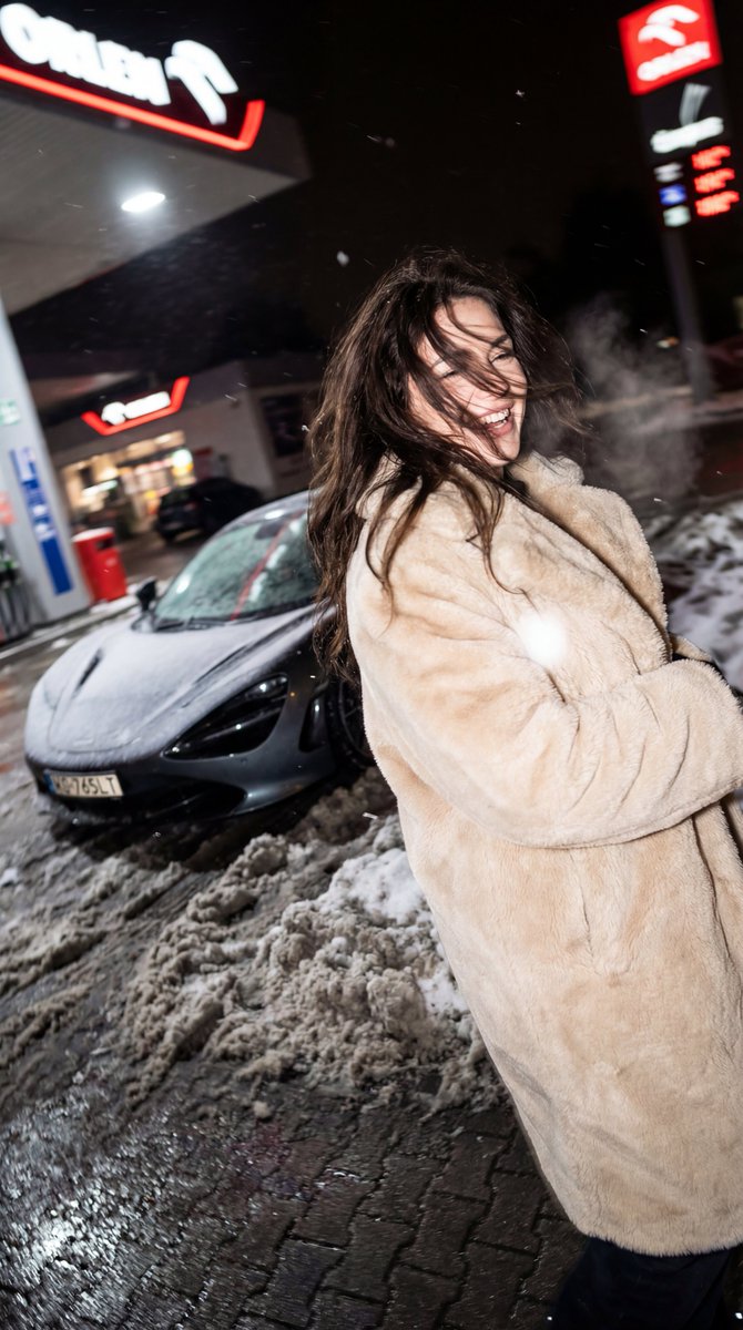 Chaotic Nightlife Flash Photography Portrait — output 1