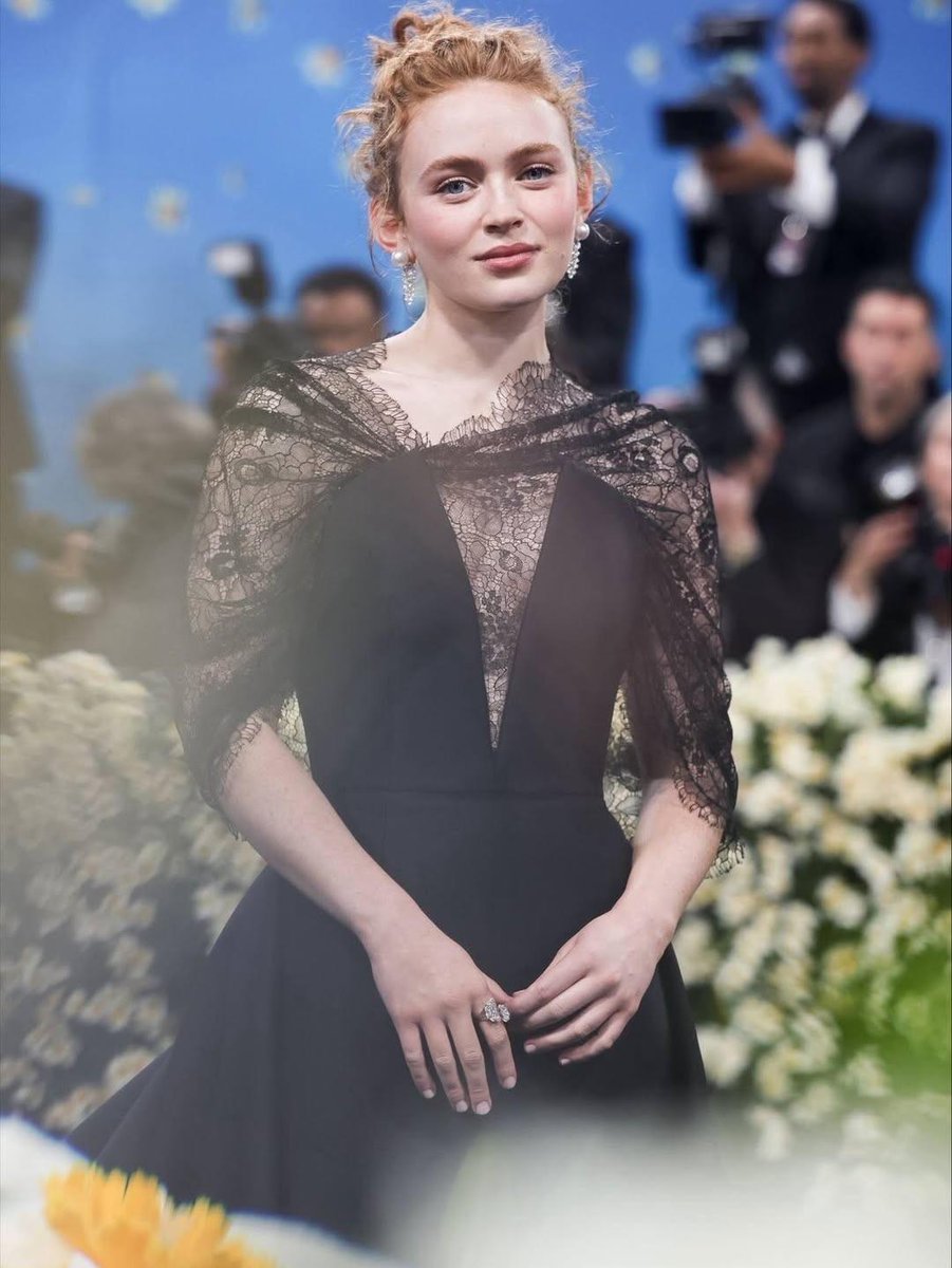 Social Media Post - Sadie Sink Red Carpet Gala Portrait — output 1