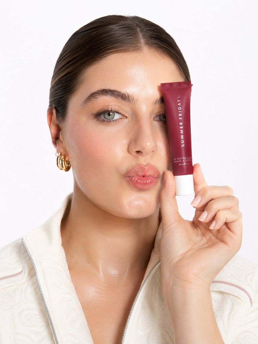 E-commerce Main Image - Realistic Cosmetic Beauty Campaign — output 1