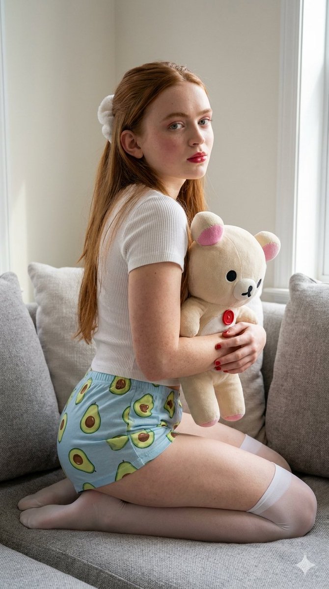 Profile / Avatar - Ginger Woman with Teddy Bear — output 1