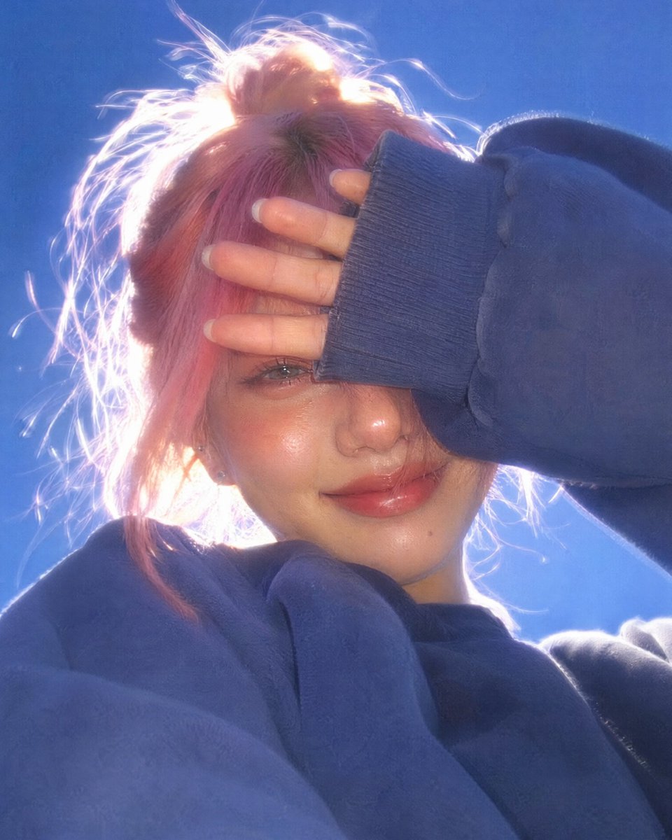 Social Media Post - Nostalgic 2000s Digicam Portrait — output 1