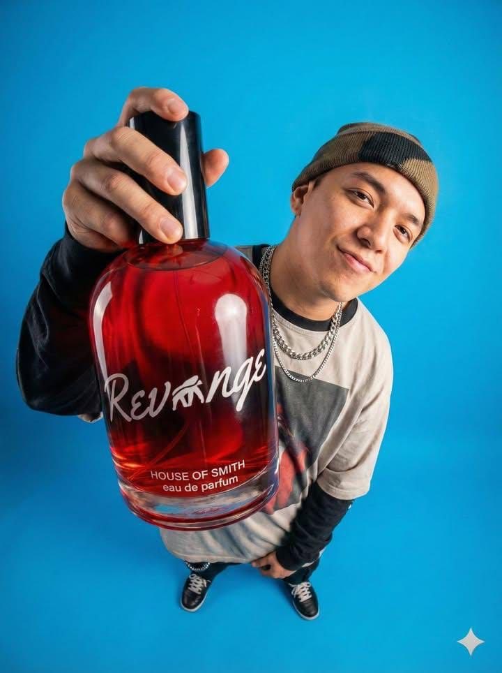 Product Marketing - Ultra-realistic Product Portrait for Fragrance Campaign — output 1