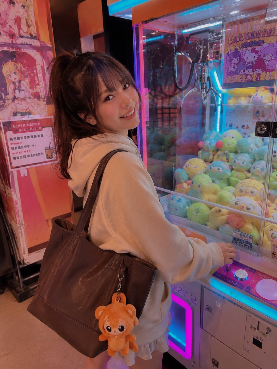 Profile / Avatar - Colorful Arcade Candid Portrait — output 1