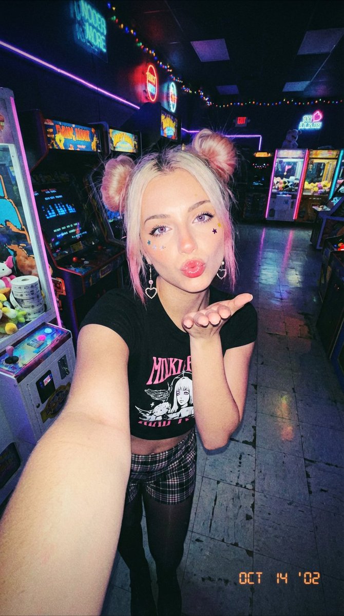 Y2K Grunge Arcade Selfie Portrait — output 1