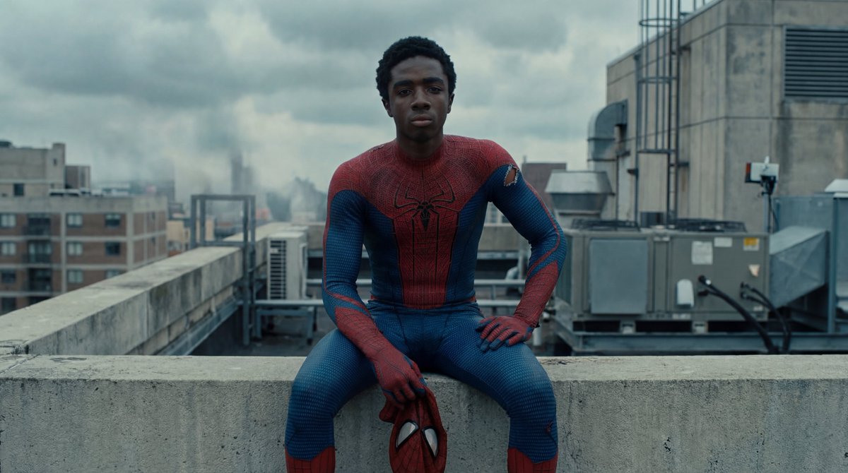 Comic / Storyboard - Photorealistic Superhero on Skyscraper Rooftop — output 1