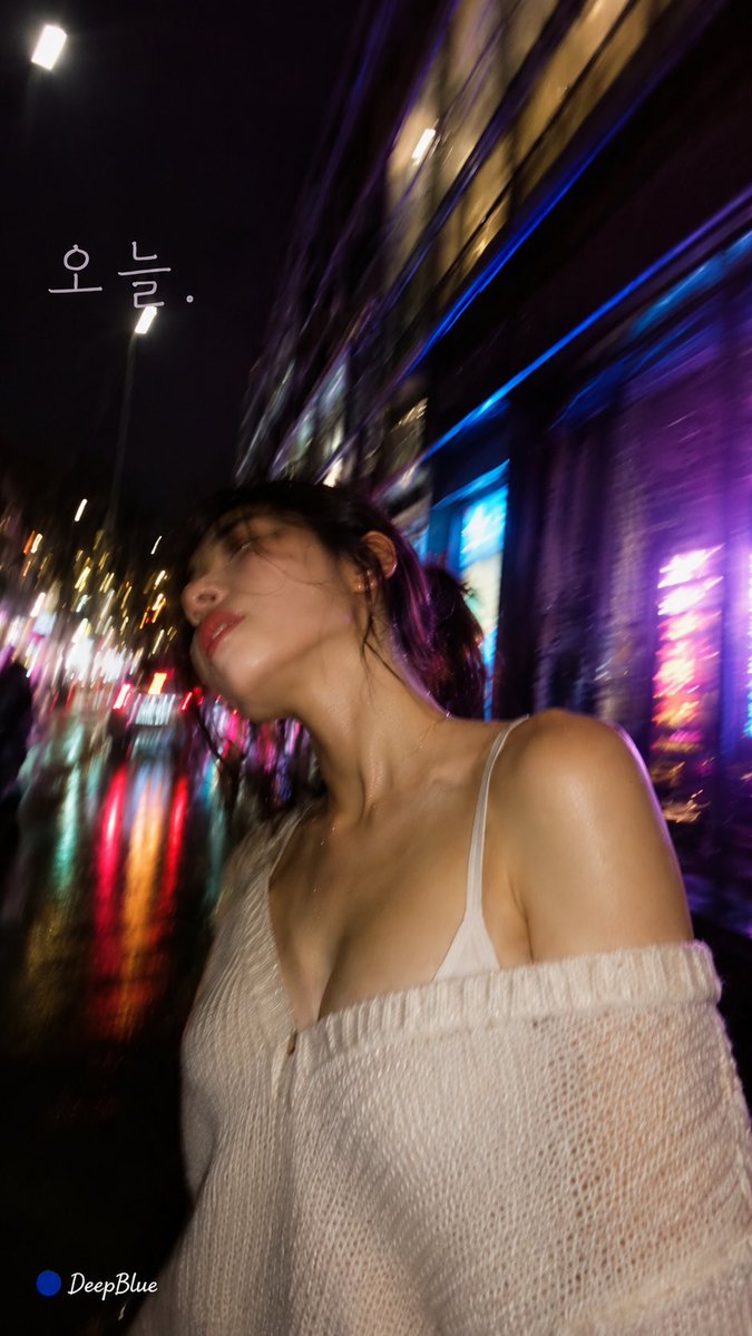 Profile / Avatar - Korean Night Street Lifestyle Snapshot — output 1