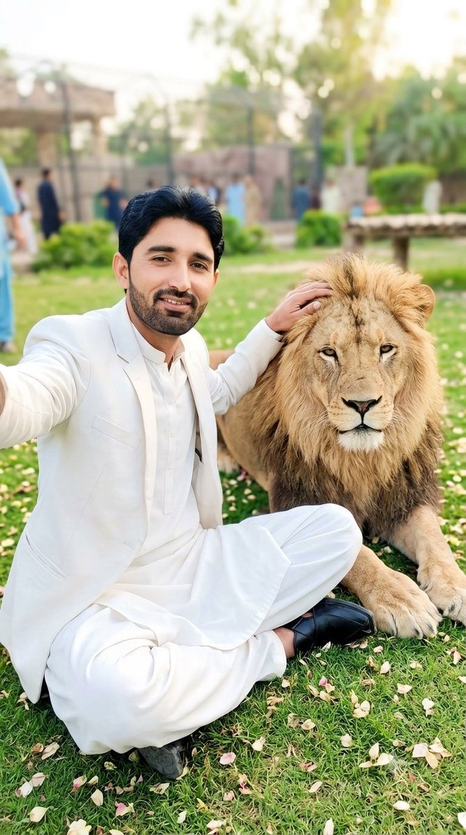 Profile / Avatar - Man Selfie With Lion — output 1