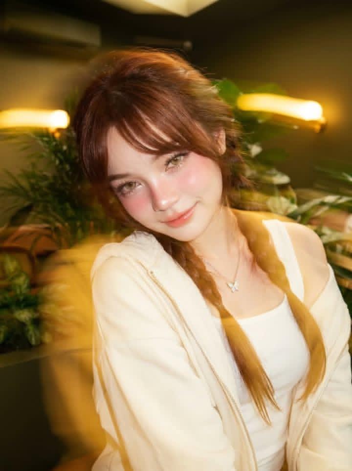Product Marketing - Ultra-Realistic Café Portrait of a Young Woman — output 1