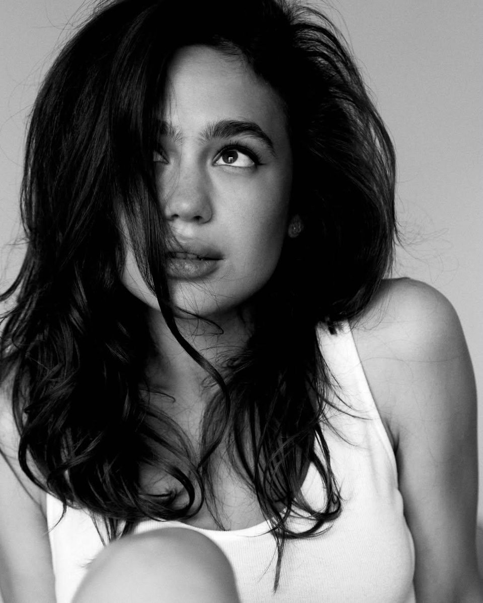 Profile / Avatar - Editorial Black and White Fashion Portrait — output 1