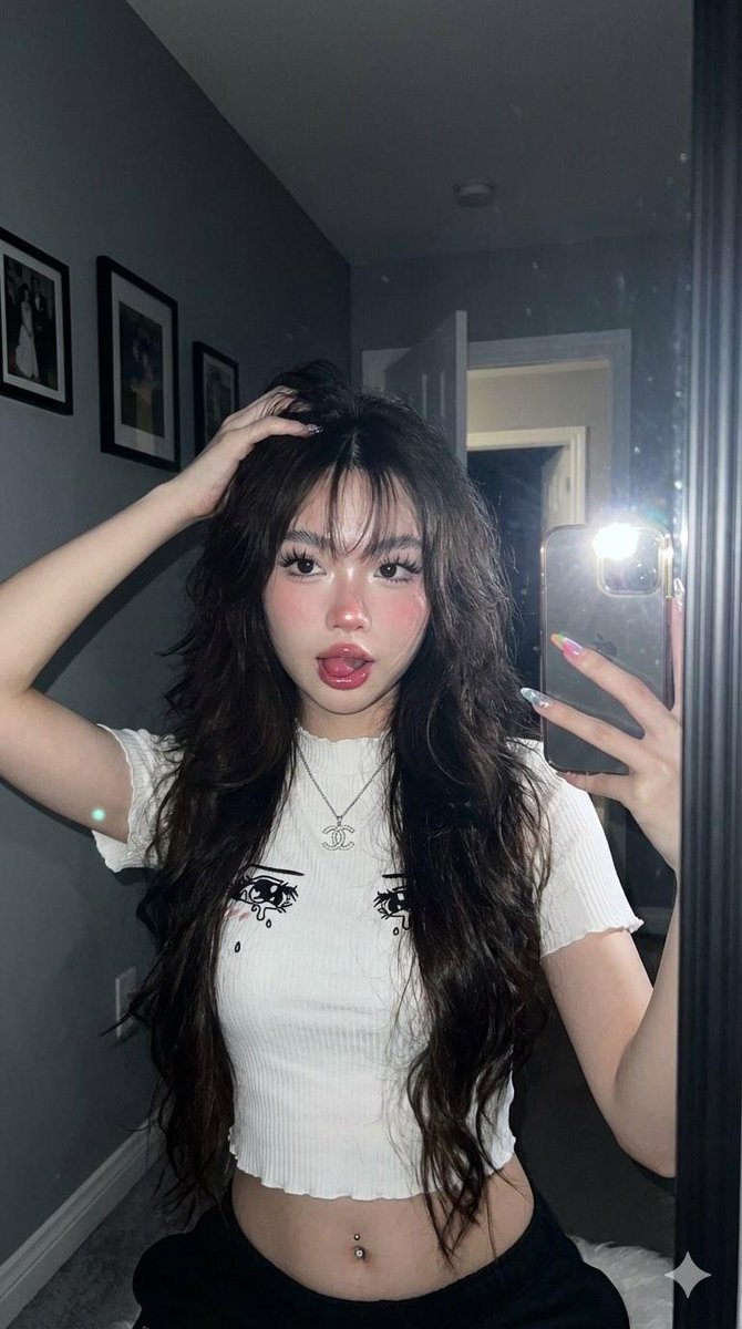 Profile / Avatar - Realistic Asian Woman Selfie with Phone Flash (3 Variations) — output 1