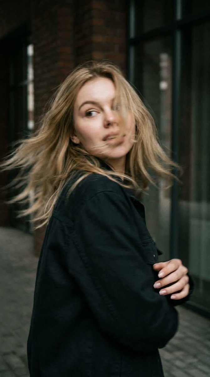 Profile / Avatar - Candid Motion Blur Portrait — output 1