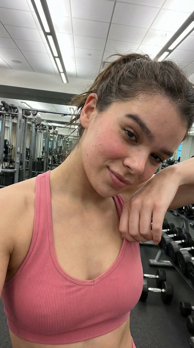 Profile / Avatar - Photorealistic Post-Workout Sadie Sink Selfie — output 1
