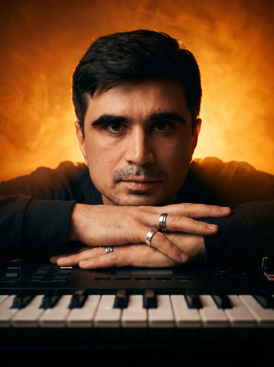 Profile / Avatar - Cinematic Music Producer Portrait — output 1