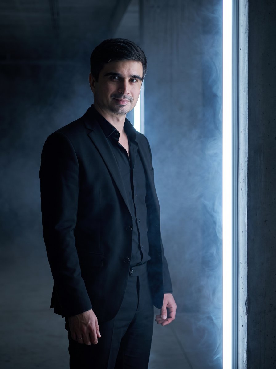Product Marketing - Luxury LED Architectural Portrait — output 1