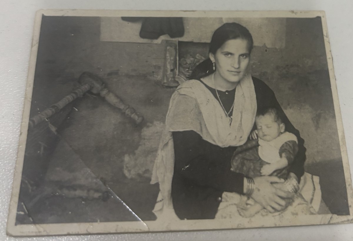 Colorize and restore old photo prompt — output 1