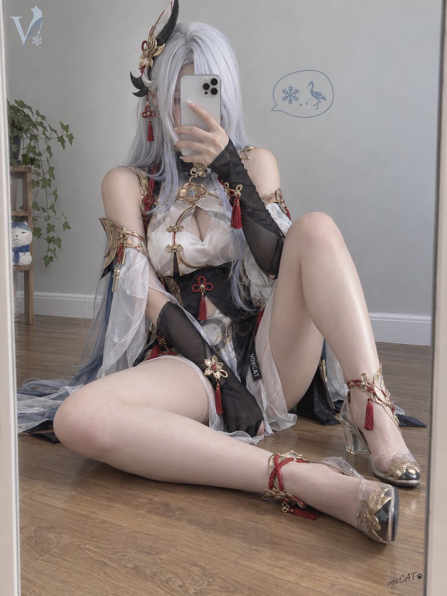Profile / Avatar - Home Mirror Selfie Cosplay — output 1