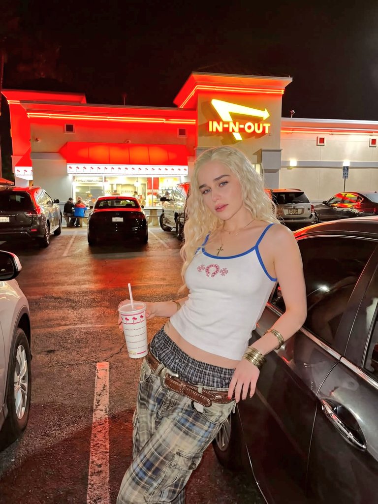 Y2K Night Photo of Emilia Clarke at In-N-Out — output 1