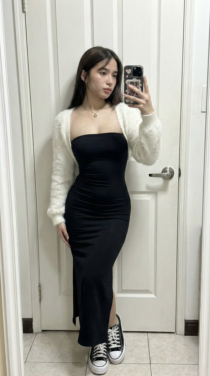 Ultra-Wide Candid Mirror Capture with Bio-Fidelity — output 1