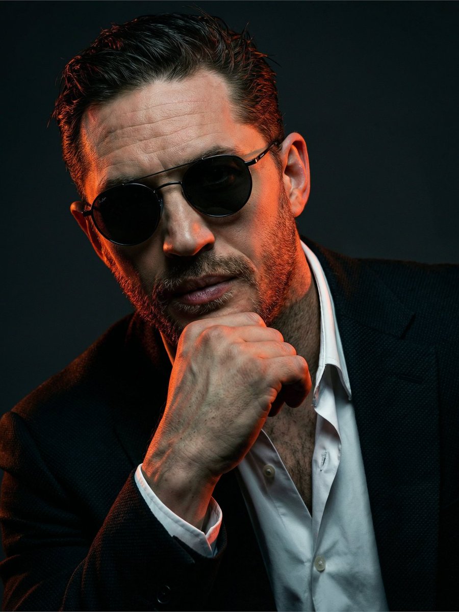 Profile / Avatar - Rugged Man Chiaroscuro Portrait — output 1