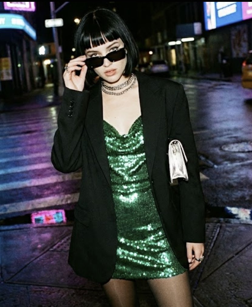 High-Flash Y2K Nightlife Photography Prompt — output 1