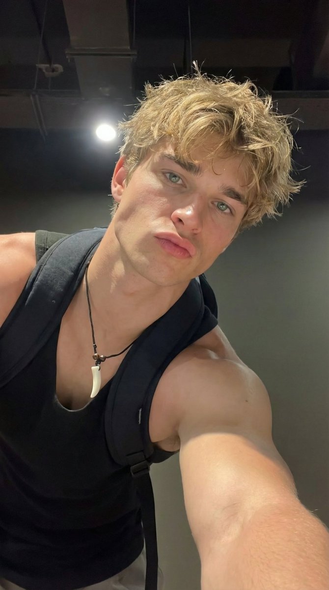 Profile / Avatar - Dramatic Close-Up Male Selfie — output 1