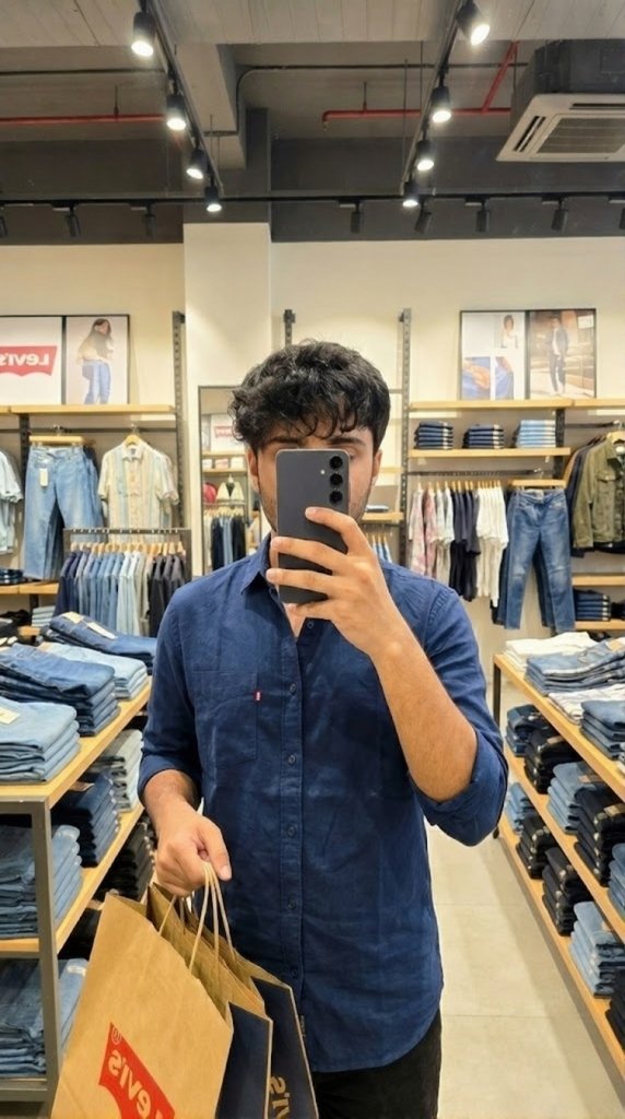Levi’s mirror shopping Samsung phone prompt — output 1